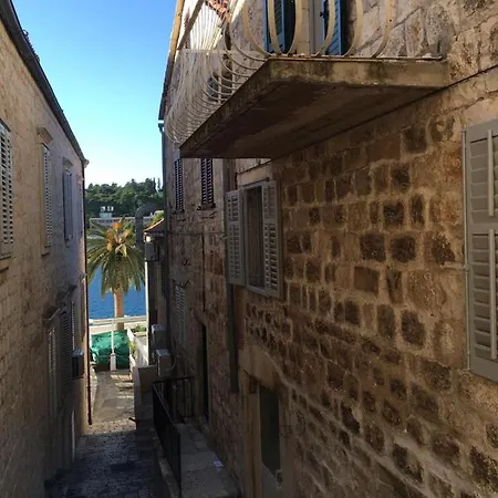 Riva Hvar Town